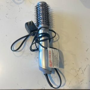 John Frieda Salon Shape 1.5 Inch Hot Air Brush
